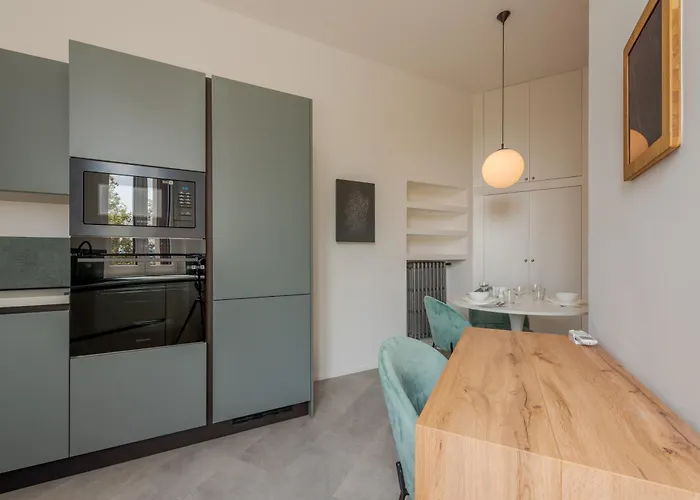 Guest Planet - Dergano M3 *